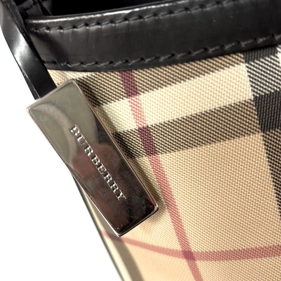 AUTHENTIC BURBERRY NOVA CHECK MEDIUM SHOULDER
HANDBAG - T-02-2 - Picture 5 of 17